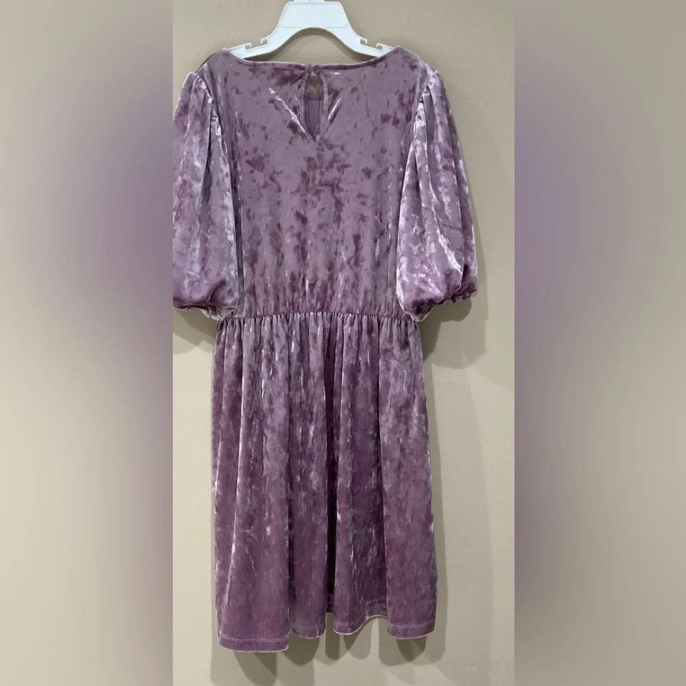 ☀️H&M Girl’s Velour Pleated Bell Sleeves Dress, Size 8-10, 134-140